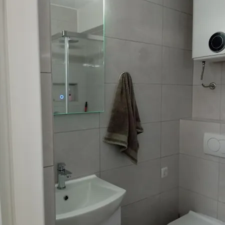 Veni Apartment *